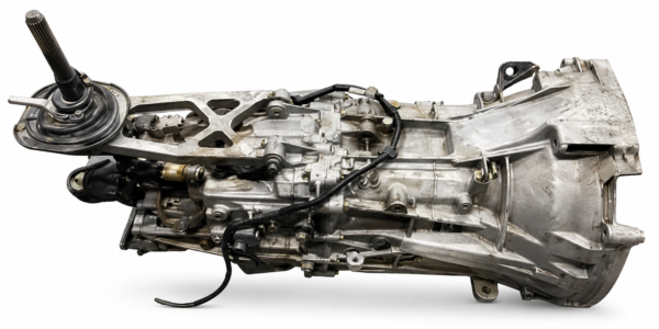 Isolated Automotive Manual Transmission Assembly Ford Ranger 2.2L / 3.2L Diesel 6-Speed Manual Gearbox 4x2 (PX1 / PX2) – OEM AB3R-7003-AG Transmission for Sale UAE