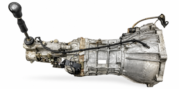 Isolated Manual Transmission Assembly Toyota Hilux 2.4L Manual 6-Speed Transmission 2WD – 2GD-FTV / 1GD Gearbox (Hilux Revo Diesel) for Sale UAE